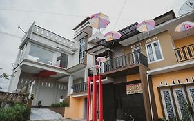 RedDoorz Syariah @ Jalan Dieng